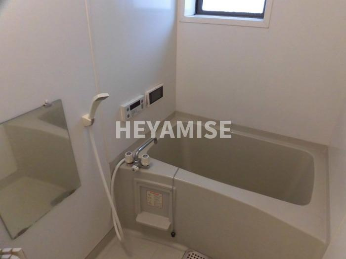 メルベーユ富の原A棟の浴室