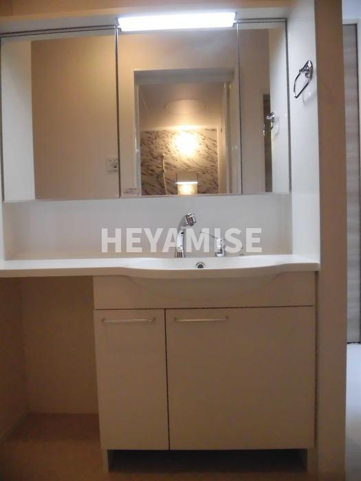 ラ　ルーチェの洗面所