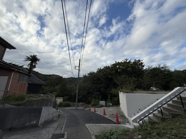 山を臨む　バス停徒歩5分の前面道路含む現地写真|前面道路