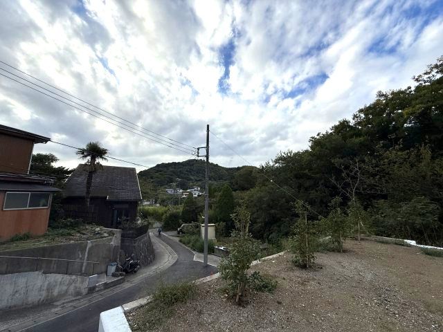 山を臨む　バス停徒歩5分の前面道路含む現地写真|山を臨む