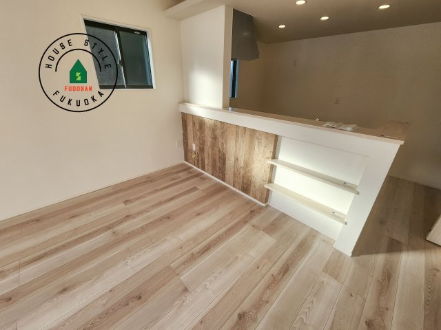 筑紫野市紫5丁目第3-2棟(5号棟)の内観：施工例|キッチンから立ち込める香りが今日の料理を期待させます。