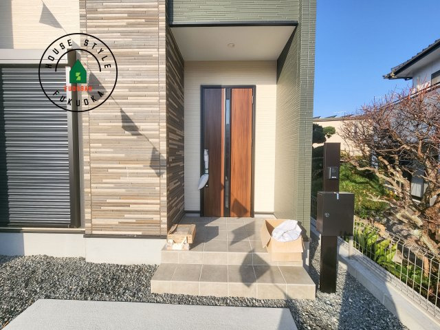 筑紫野市紫5丁目第3-2棟(5号棟)の外観：施工例|おでかけの時も帰った時も、「我が家」を最初に感じでもらえる素敵な空間に。