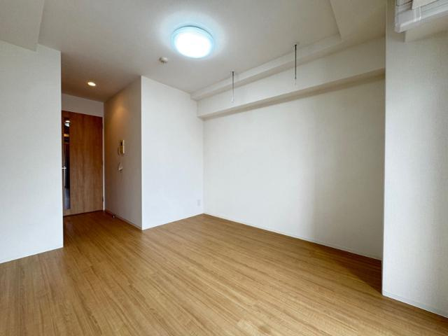 新品家具付きマンション亀戸8(KaGood東京)の居間・リビング