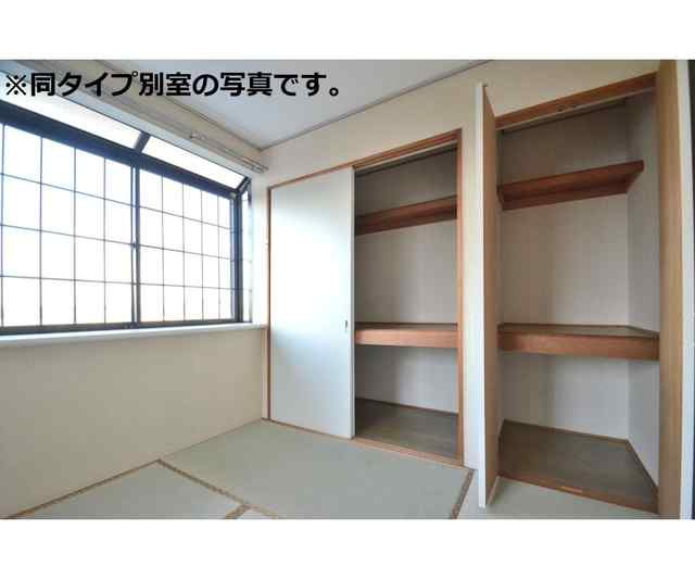 川崎市多摩区南生田２丁目のアパートの和室