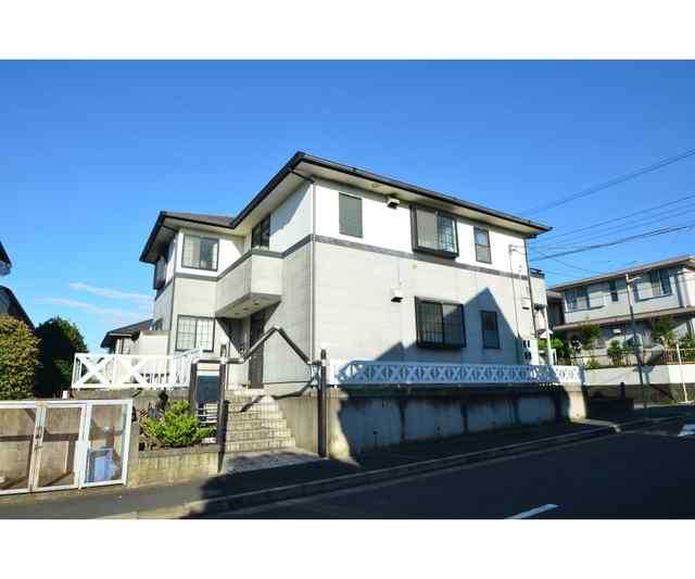 川崎市多摩区南生田２丁目のアパートの外観