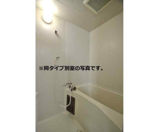 川崎市多摩区南生田２丁目のアパートの浴室