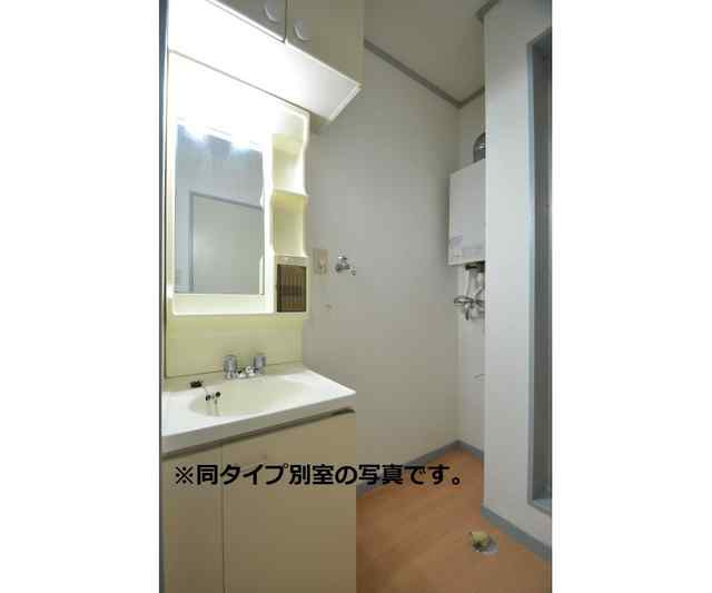 川崎市多摩区南生田２丁目のアパートの洗面所