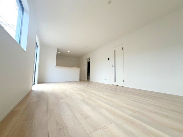 武蔵村山市岸1丁目　新築　全1棟の居間・リビング