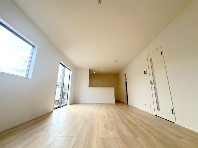 武蔵村山市岸1丁目　新築　全1棟の居間・リビング