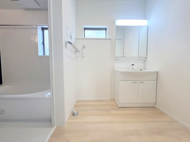 武蔵村山市岸1丁目　新築　全1棟の独立洗面台