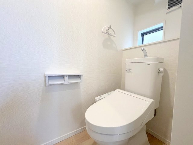 武蔵村山市岸1丁目　新築　全1棟のトイレ