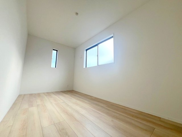 武蔵村山市岸1丁目　新築　全1棟の洋室