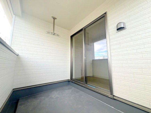 武蔵村山市岸1丁目　新築　全1棟のバルコニー