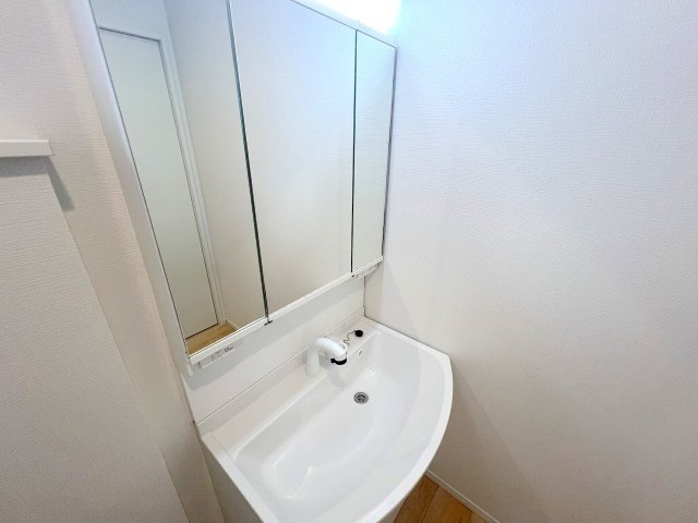 武蔵村山市岸1丁目　新築　全1棟の独立洗面台