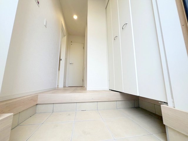 武蔵村山市岸1丁目　新築　全1棟の玄関