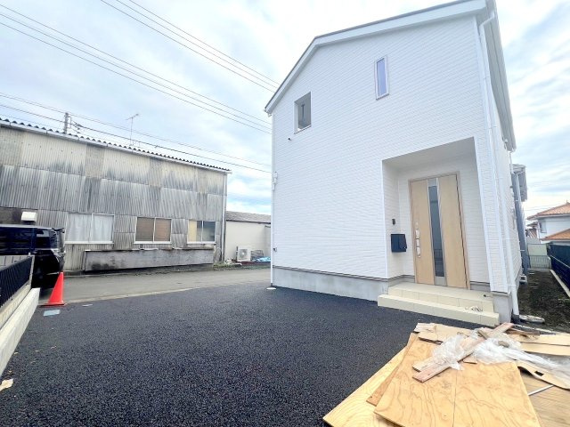 武蔵村山市岸1丁目　新築　全1棟の駐車場