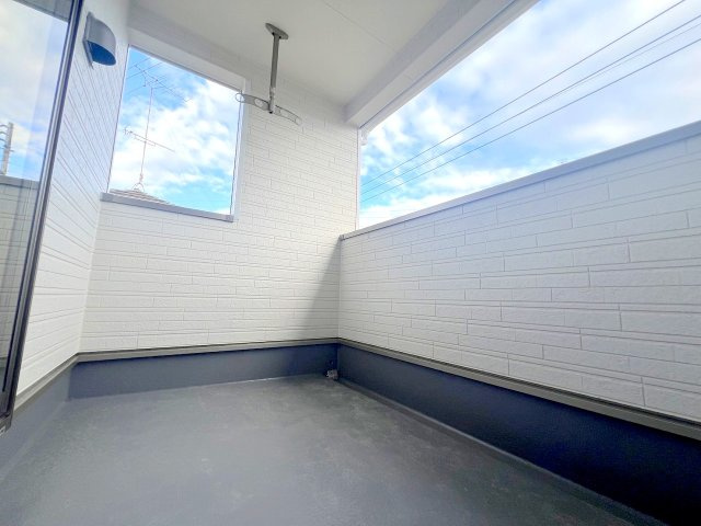 武蔵村山市岸1丁目　新築　全1棟のバルコニー