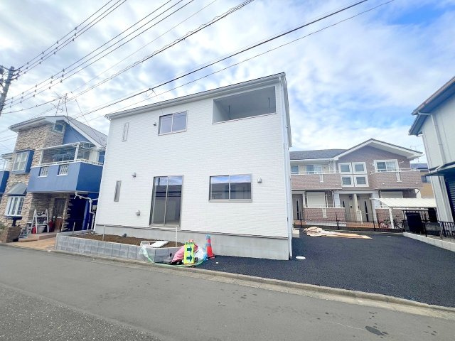 武蔵村山市岸1丁目　新築　全1棟の前面道路含む現地写真