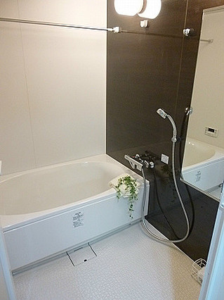 エルイソベ三宮の浴室