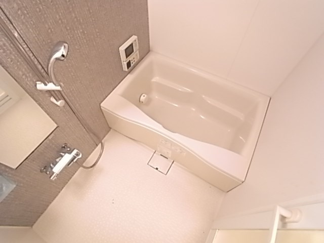 プレジールサンノミヤ２の浴室