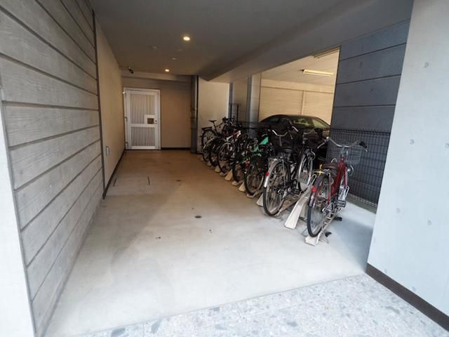 デュオフラッツ飯田橋ＥＡＳＴの駐車場