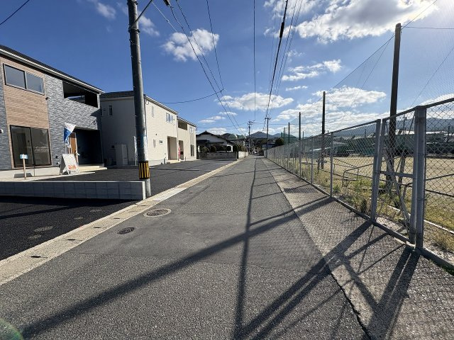 【その他】 | 福岡市西区今宿東3丁目第10　1号棟（全6棟）【仲介手数料無料・0円】 | 現地写真。前面道路です。