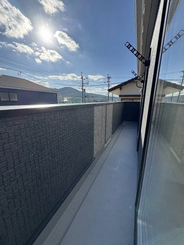 【バルコニー】 | 福岡市西区今宿東3丁目第10　1号棟（全6棟）【仲介手数料無料・0円】 | 現地写真。