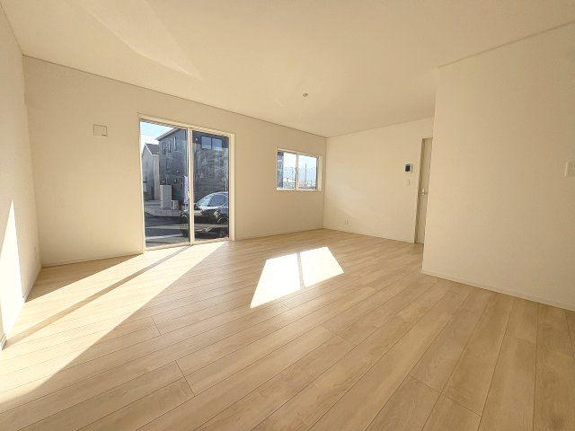 【居間・リビング】 | 福岡市西区今宿東3丁目第10　1号棟（全6棟）【仲介手数料無料・0円】 | 現地写真。