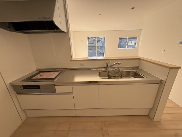【キッチン】 | 福岡市西区今宿東3丁目第10　1号棟（全6棟）【仲介手数料無料・0円】 | 現地写真。
