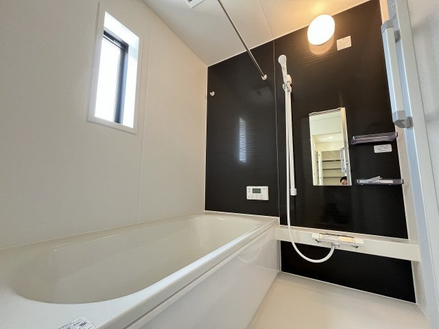 【内装】 | 福岡市西区今宿東3丁目第10　2号棟（全6棟）【仲介手数料無料・0円】 | 施工例。浴室です。施工例は完成時と異なる場合があります。