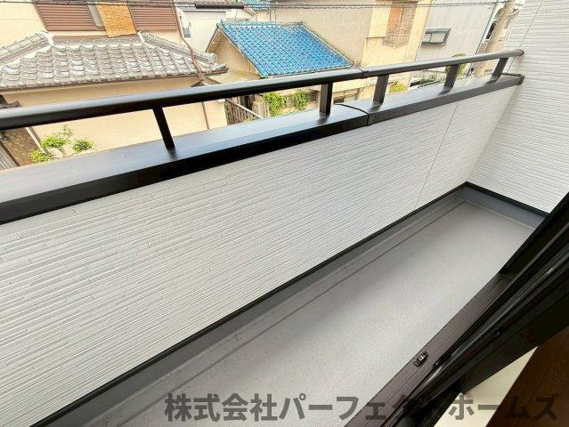 茄子作1丁目戸建のバルコニー|バルコニー付きです