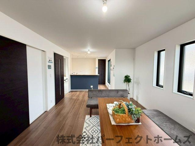 【居間・リビング】の画像