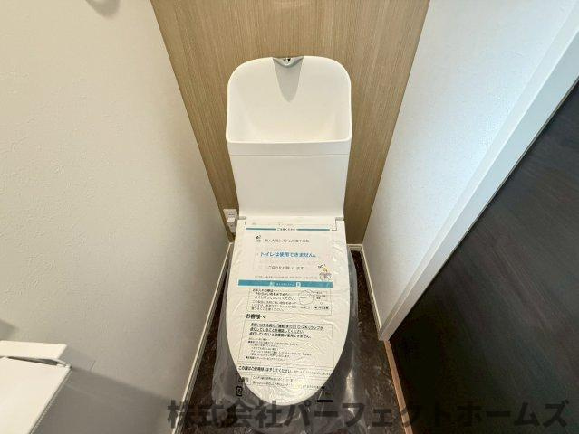 茄子作1丁目戸建のトイレ|落ち着いたトイレです