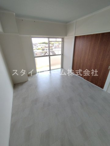 オリエンタルハイツの洋室