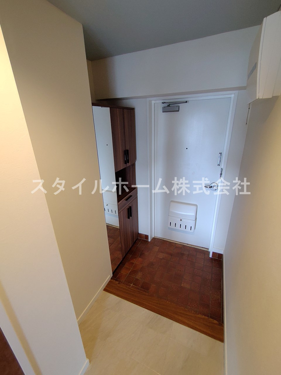 オリエンタルハイツの玄関