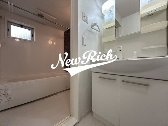 伊勢崎市中央町のアパートの独立洗面台