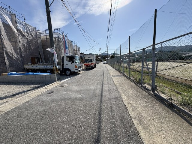 【その他】 | 福岡市西区今宿東3丁目第10　4号棟（全6棟）【仲介手数料無料・0円】 | 現地写真。前面道路です。