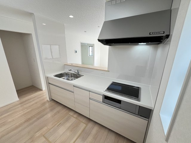 【キッチン】 | 福岡市西区今宿東3丁目第10　4号棟（全6棟）【仲介手数料無料・0円】 | 施工例。施工例は完成時と異なる場合があります。