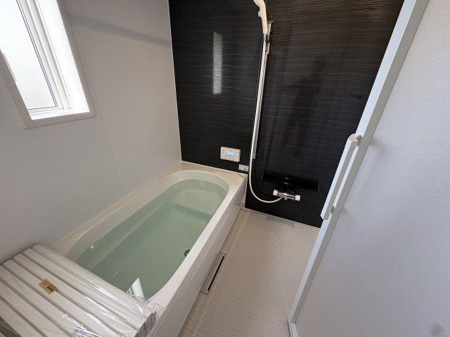 【浴室】 | 福岡市西区今宿東3丁目第10　5号棟（全6棟）【仲介手数料無料・0円】 | 現地写真。浴室です。