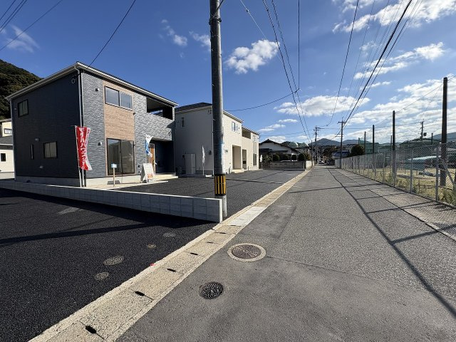 【その他】 | 福岡市西区今宿東3丁目第10　5号棟（全6棟）【仲介手数料無料・0円】 | 現地写真。前面道路です。