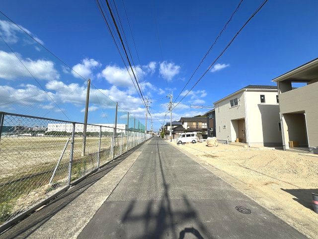 【その他】 | 福岡市西区今宿東3丁目第10　5号棟（全6棟）【仲介手数料無料・0円】 | 現地写真。前面道路です。