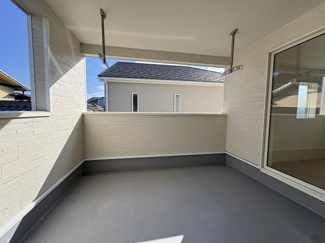 【バルコニー】 | 福岡市西区今宿東3丁目第10　5号棟（全6棟）【仲介手数料無料・0円】 | 現地写真。インナーバルコニーです。