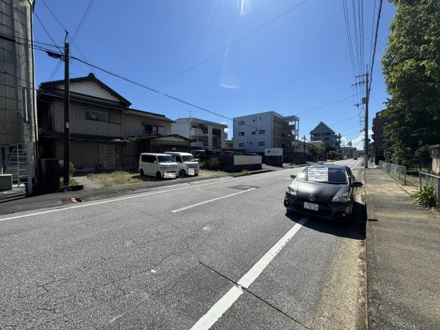 【前面道路含む現地写真】 | 高知市高須新町2丁目　売り土地　148坪