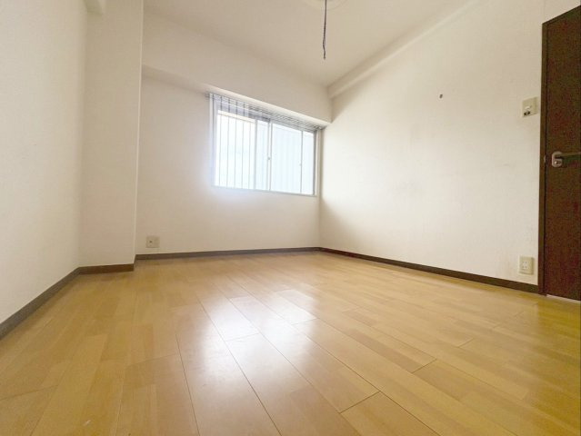 MAC箱崎コートの洋室|外廊下側の洋室です！