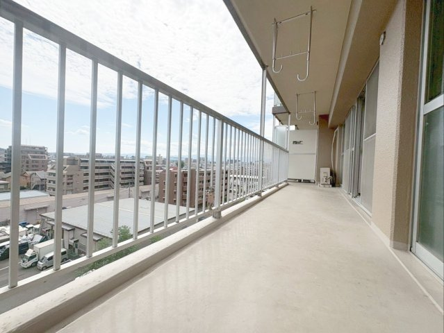 MAC箱崎コートのバルコニー|朝日と午前中の日差しが十分に得られる南東向きのバルコニー！