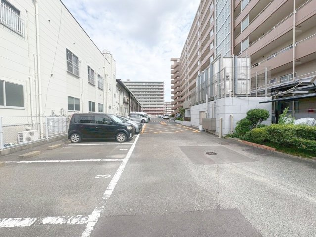 MAC箱崎コートの駐車場|駐車場空き有り！お車をお持ちの方も是非ご検討ください！