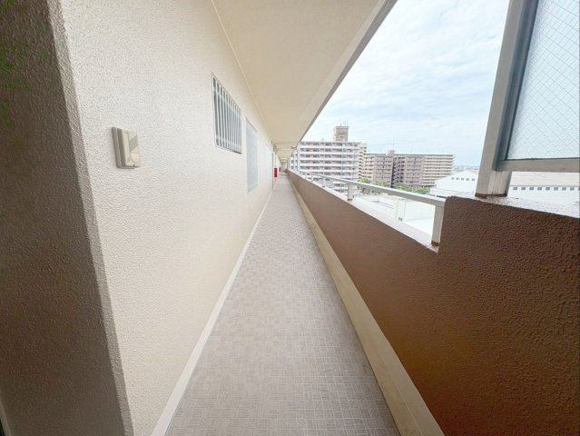 MAC箱崎コートのその他共用部分|玄関前の共用廊下は清潔に使用されています！