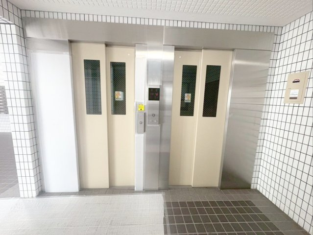 MAC箱崎コートの設備|エレベーターは2基あります！混み合う時間帯でも安心ですね！