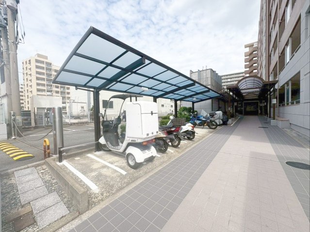 MAC箱崎コートの駐輪場|サイクルポート付きのバイク置き場です！（※使用料有り）