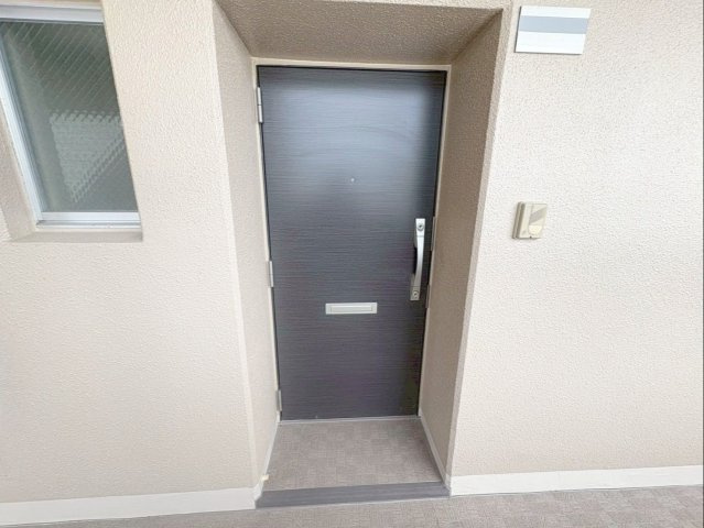 MAC箱崎コートの玄関|共用部玄関です！防犯性の高いダブルロックキーを採用！